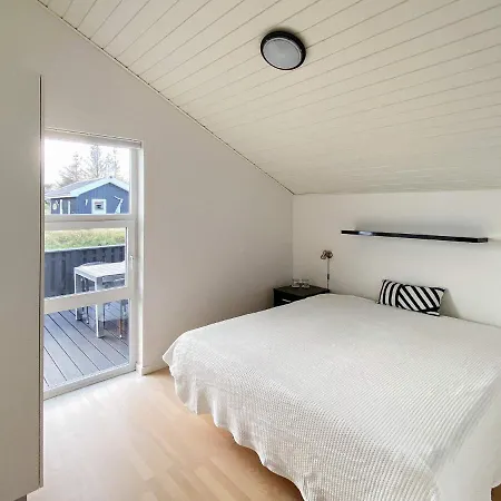 8 Person Holiday In