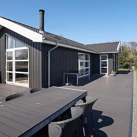 8 Person Holiday In * Hals